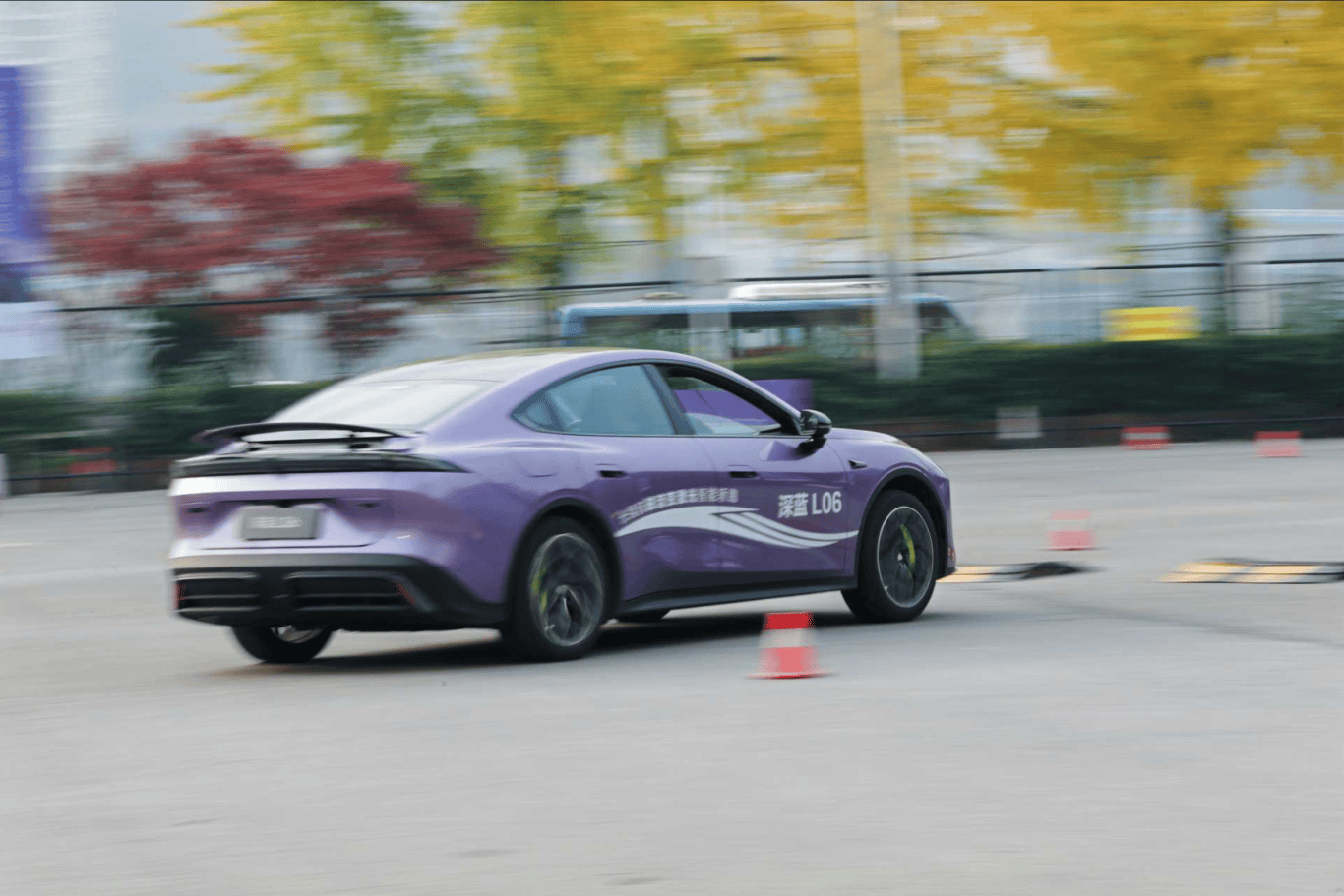 路磁悬浮”线万的车开出百万级质感瓦力游戏试玩试驾深蓝L06：“公(图9)